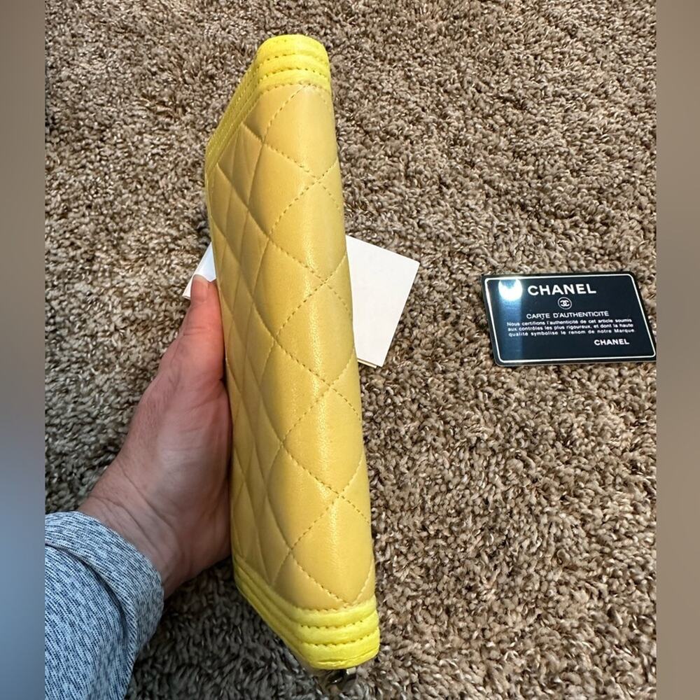 Chanel Yellow leather wallet, used - Picture 10 of 12
